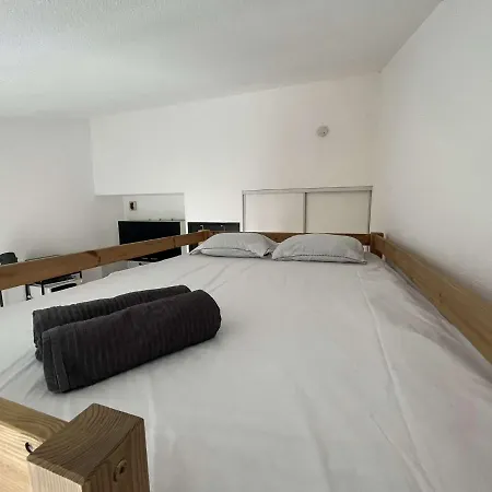 Jolie Studio Centre De Nimes